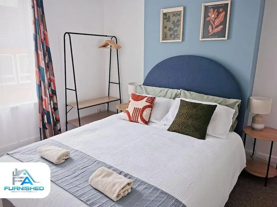 4 Bedroom House - Contractors Welcome 스카버러 영국